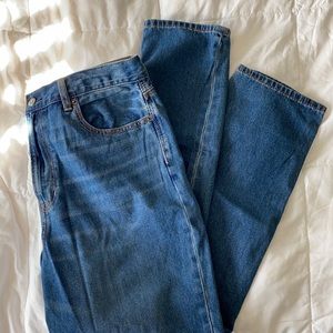 Medium wash Mom Jean